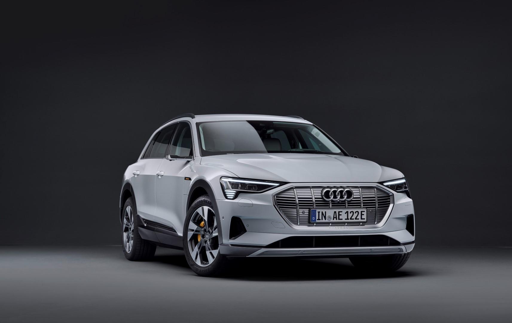 Nuova Audi e-tron 50 quattro