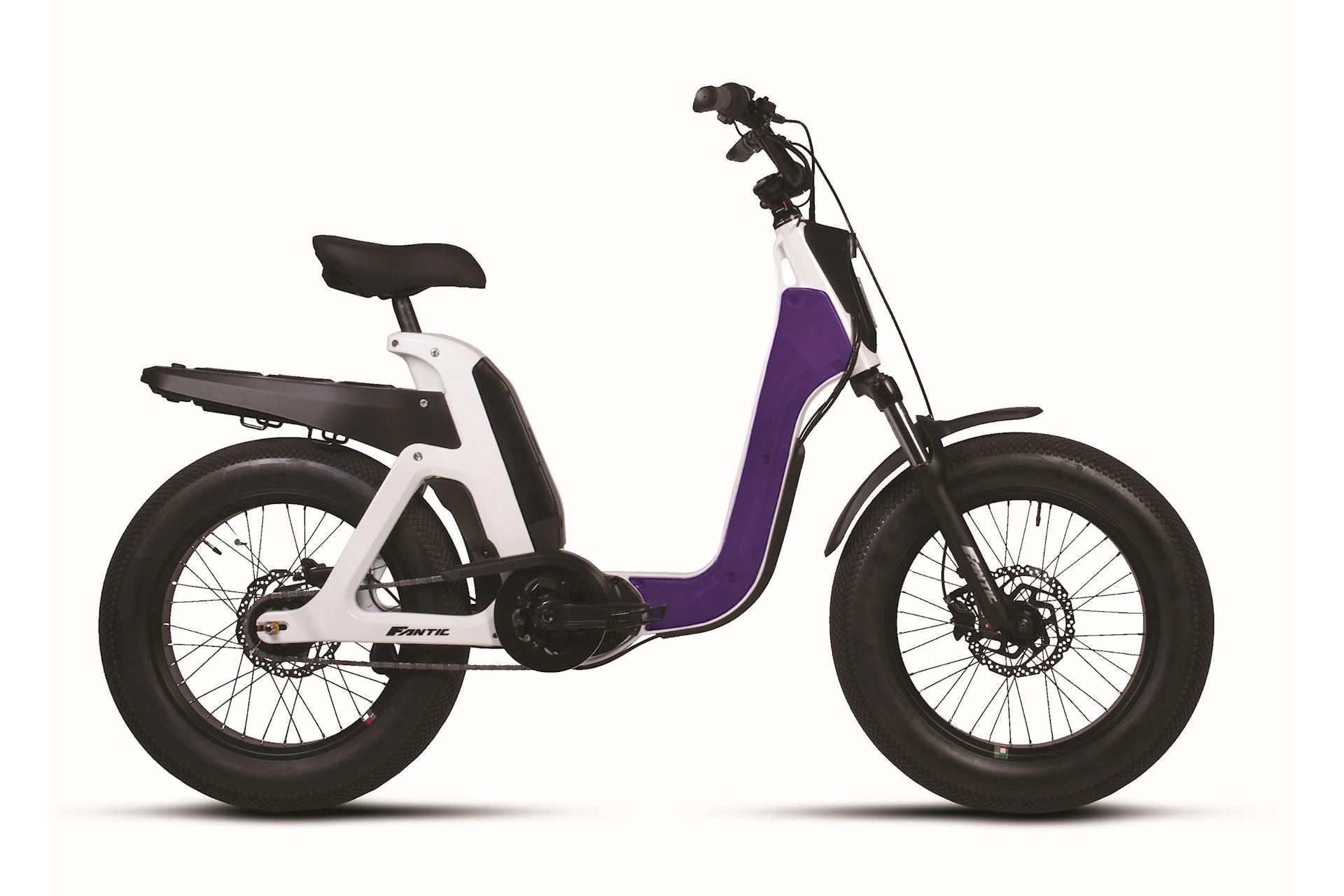 Fantic Issimo bianco cover viola