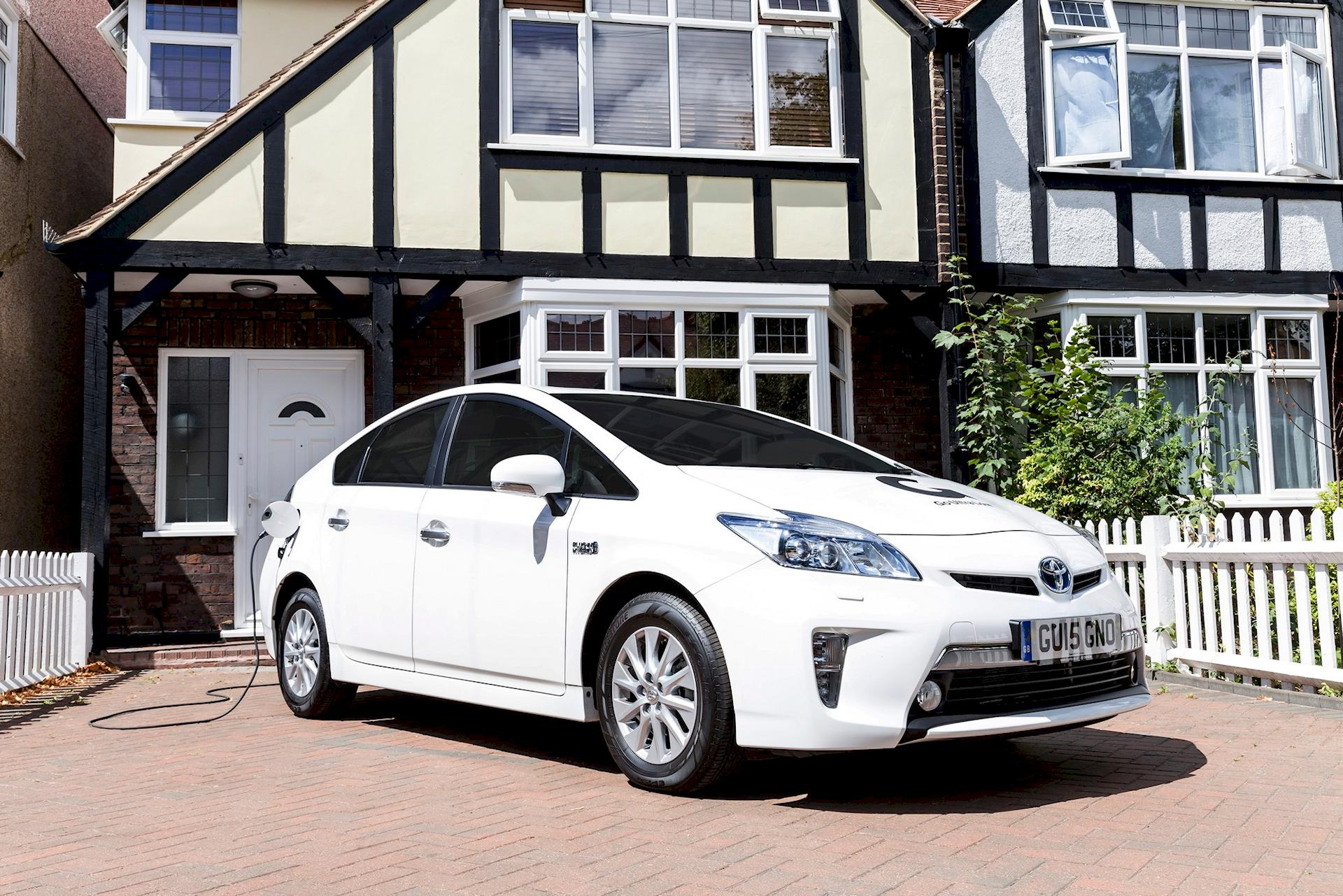 Auto Elettrica Toyota