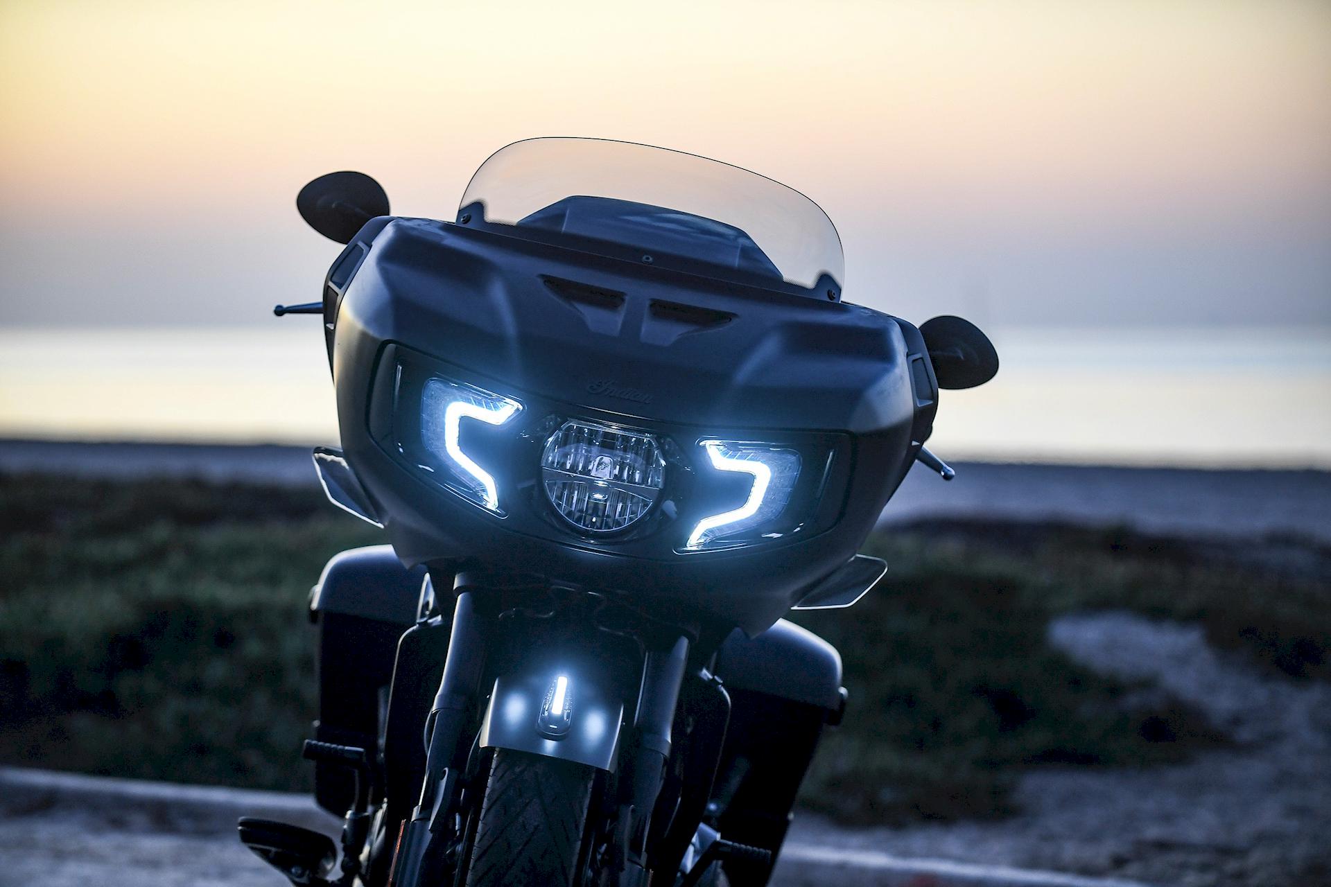 Indian Challenger Dark Horse 2020