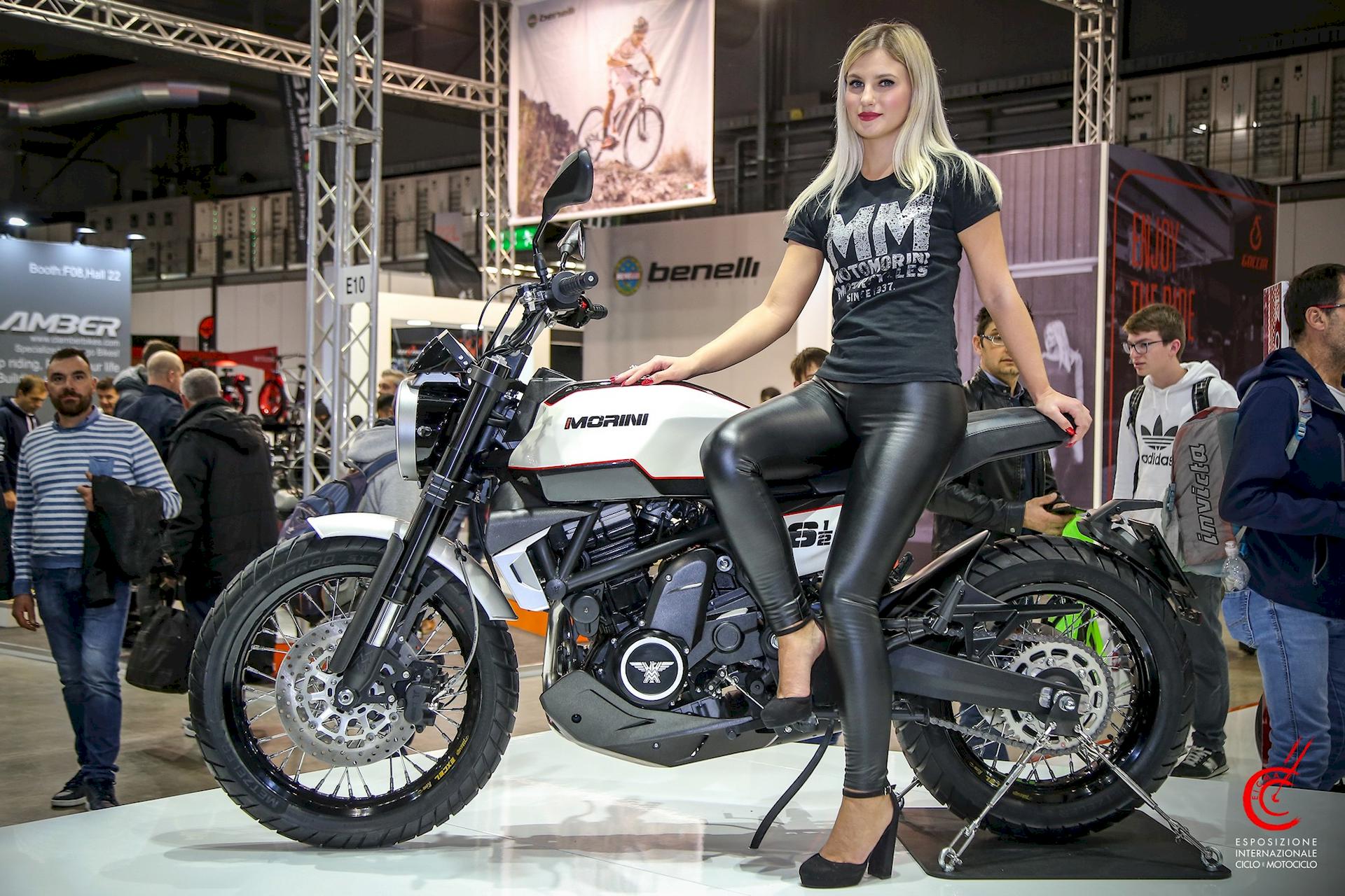 Eicma Girls 2019