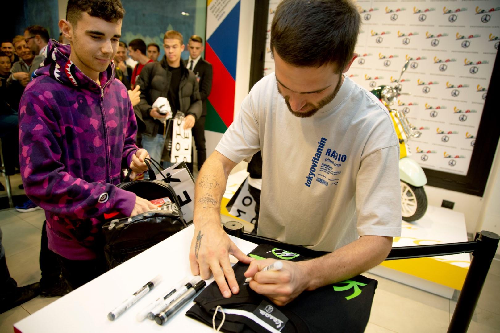 Vespa Primavera Sean Wotherspoon