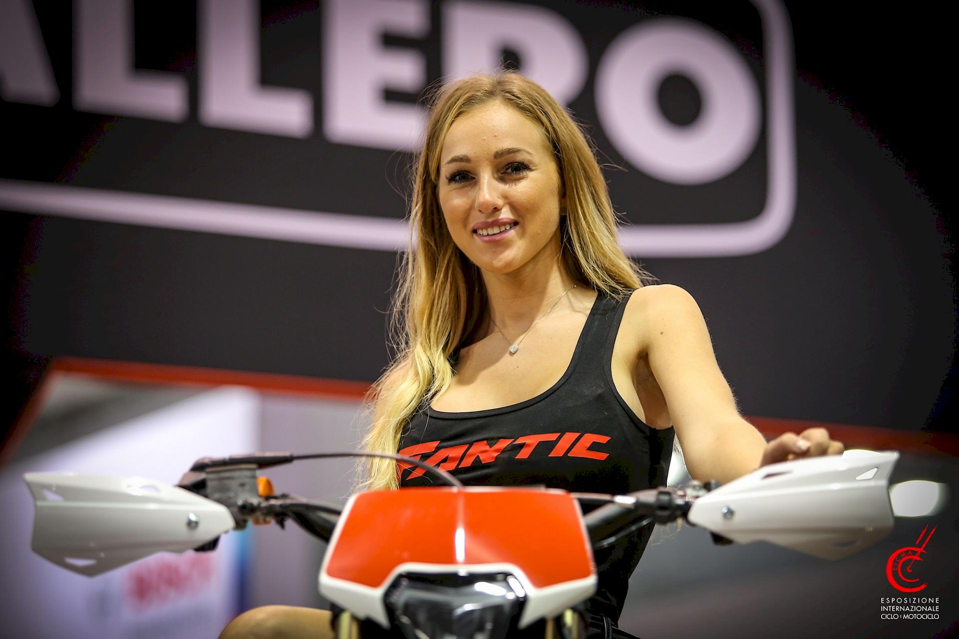 Eicma Girls 2019