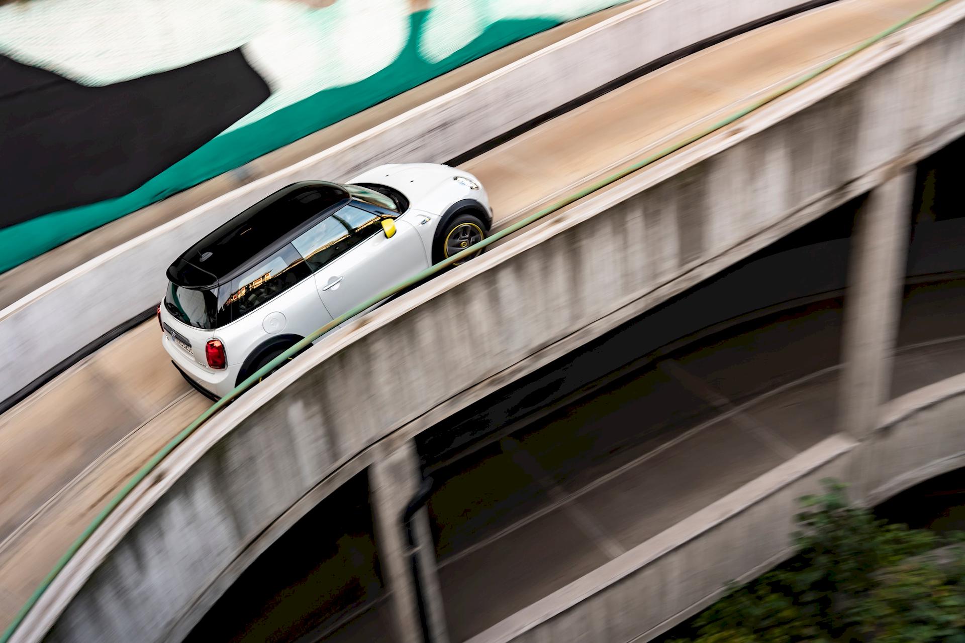 MINI Cooper SE a Torino