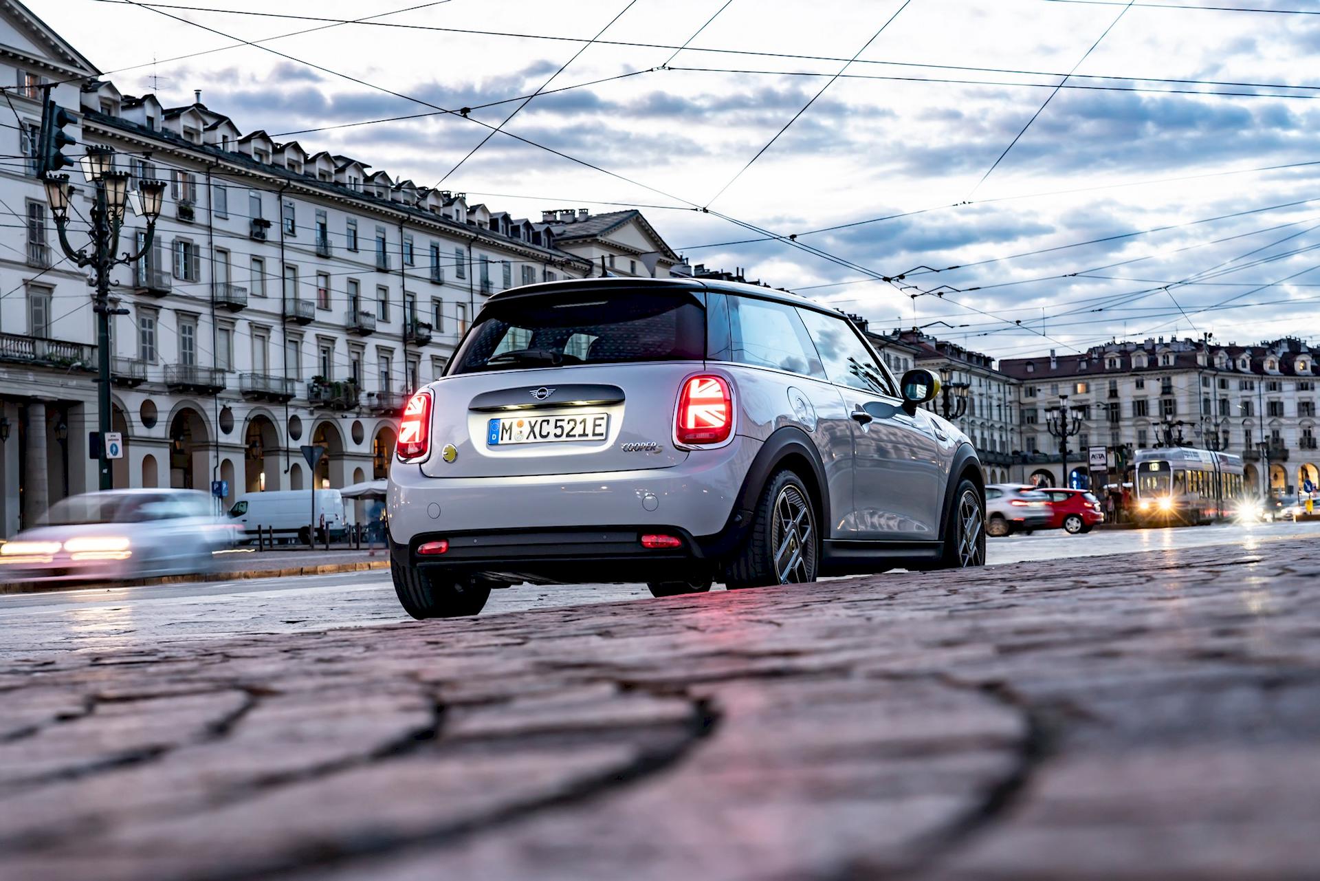 MINI Cooper SE a Torino