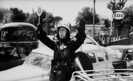 Cinema italiano anni 60 automobili