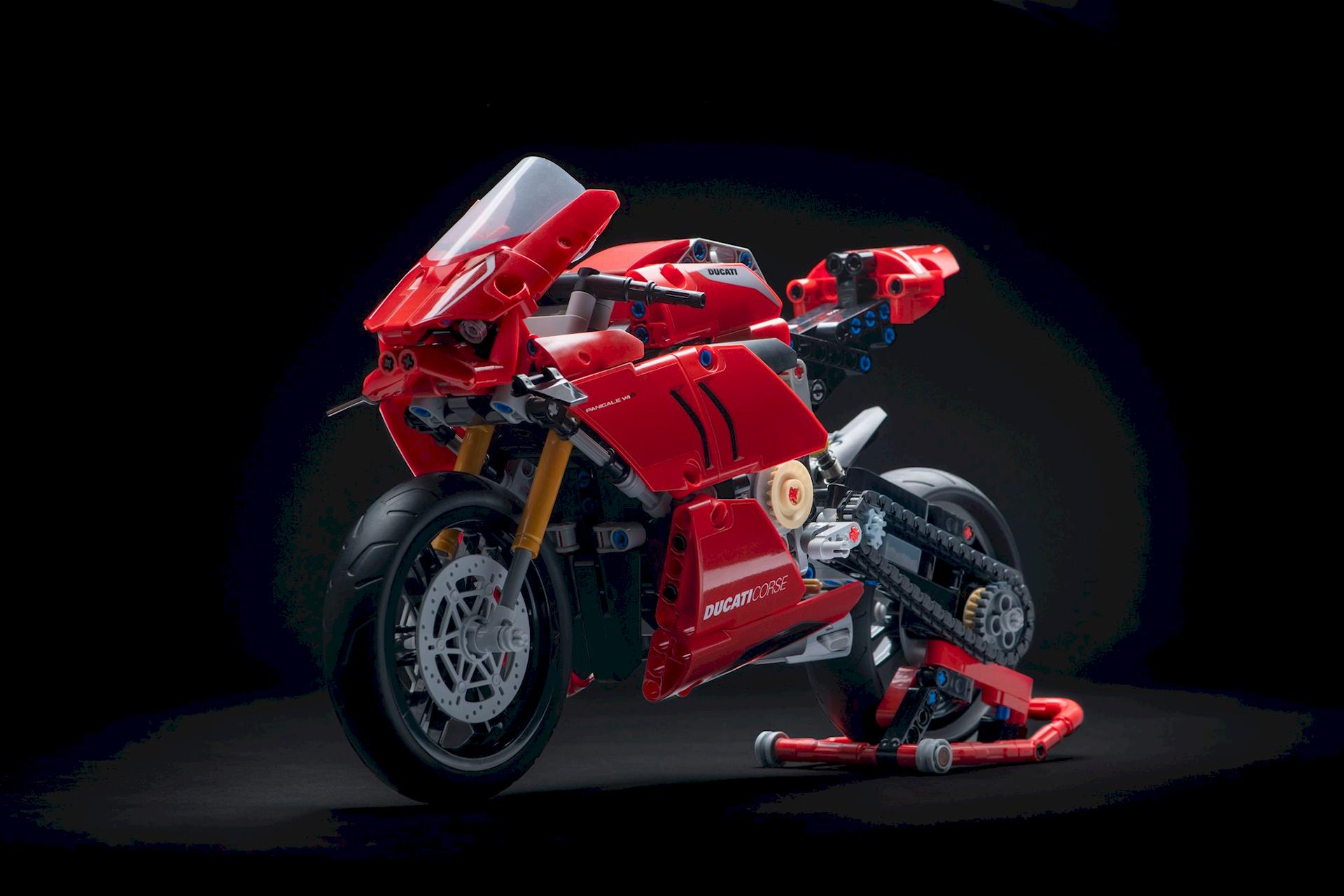 Ducati Panigale V4 R LEGO Technic