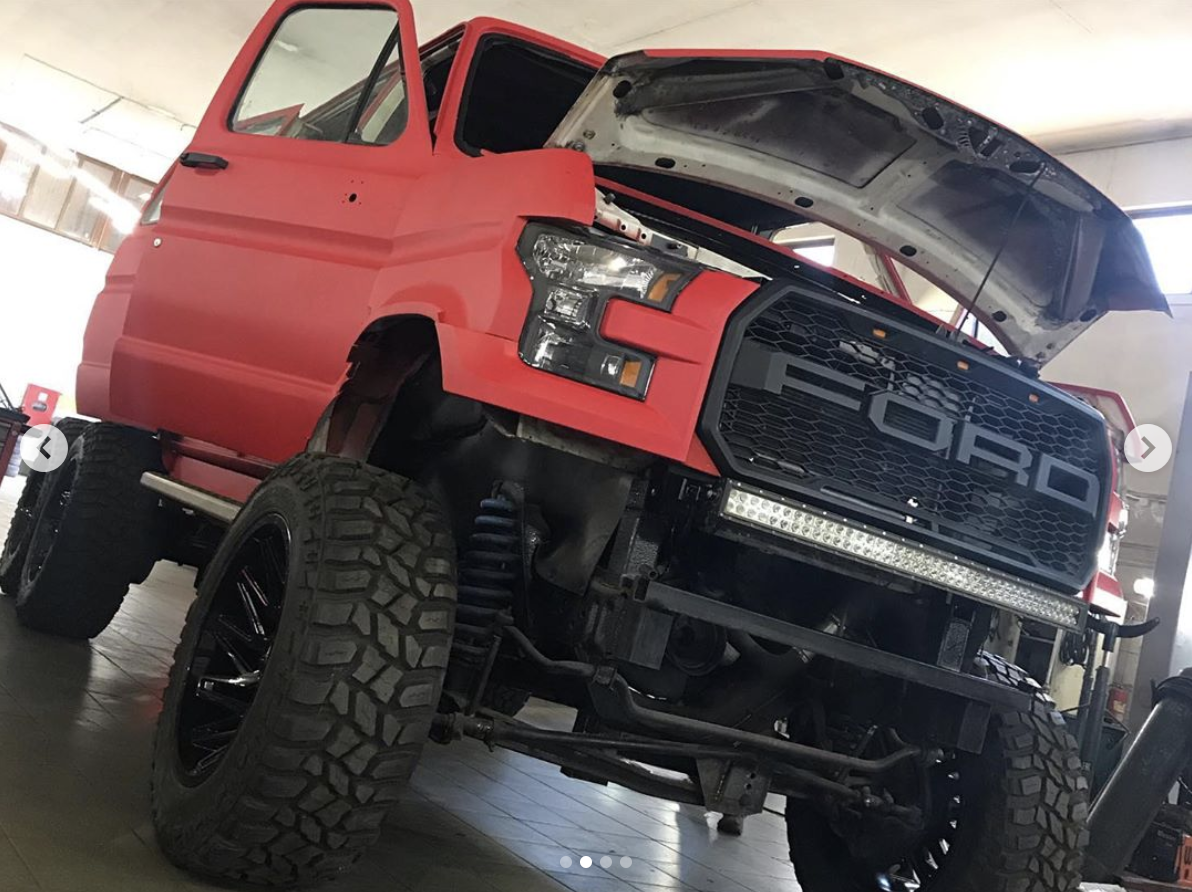 Ford RaptorBus