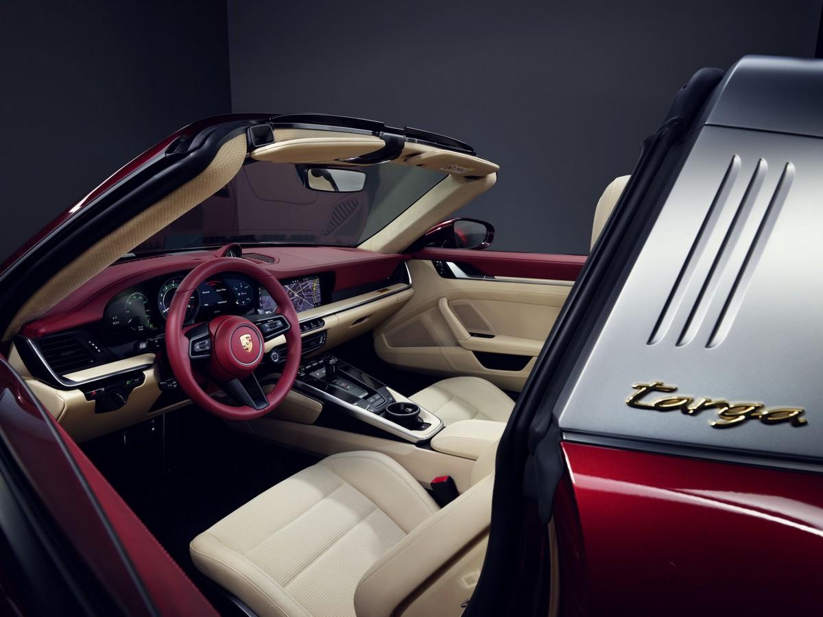 Porsche 911 Targa 4S Heritage Design Edition