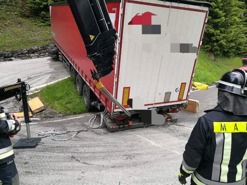 tir bloccato stelvio