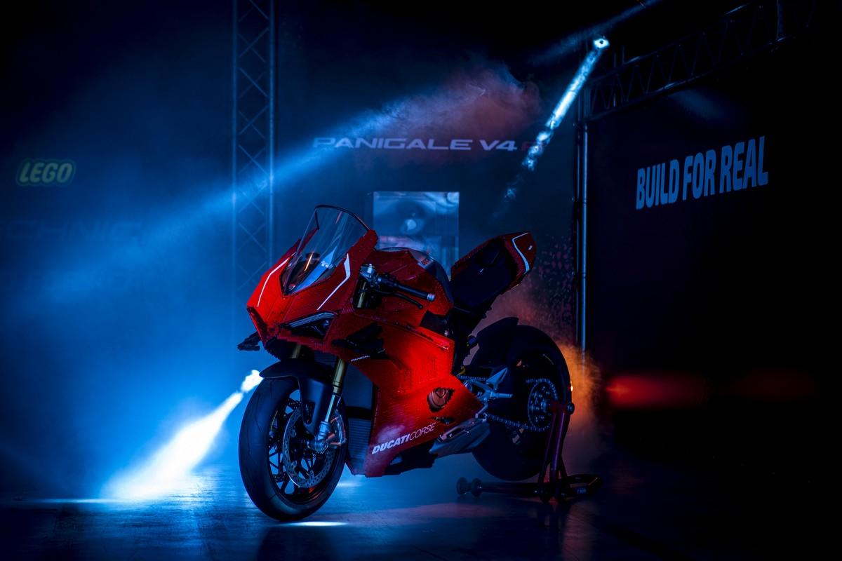 Ducati Panigale V4 R in scala reale