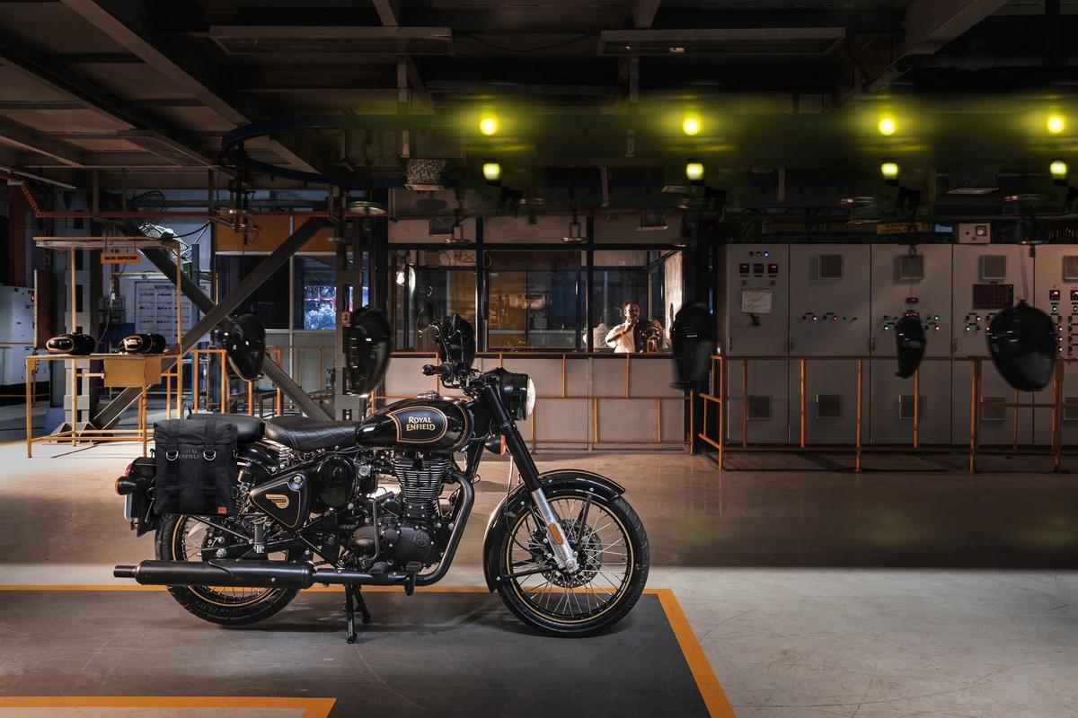 Royal Enfield Classic Tribute Black