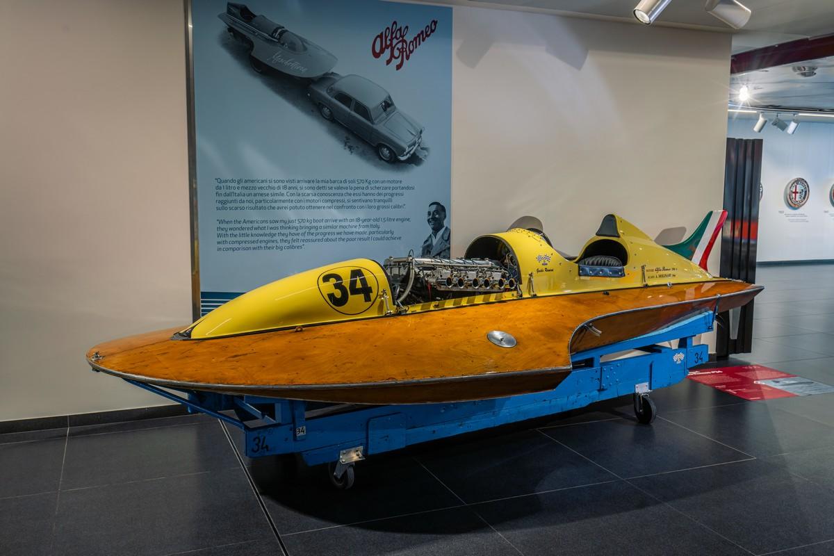 Alfa Romeo motonautica mostra