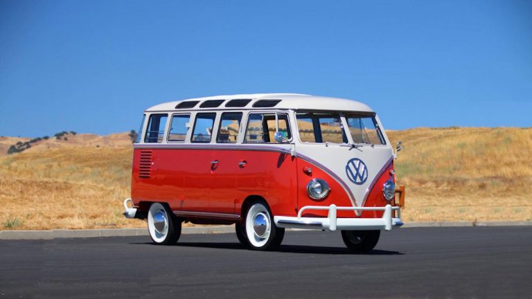 Cos’è il Volkswagen Bulli 23 finestrini? Il microbus Samba simbolo degli anni ’60