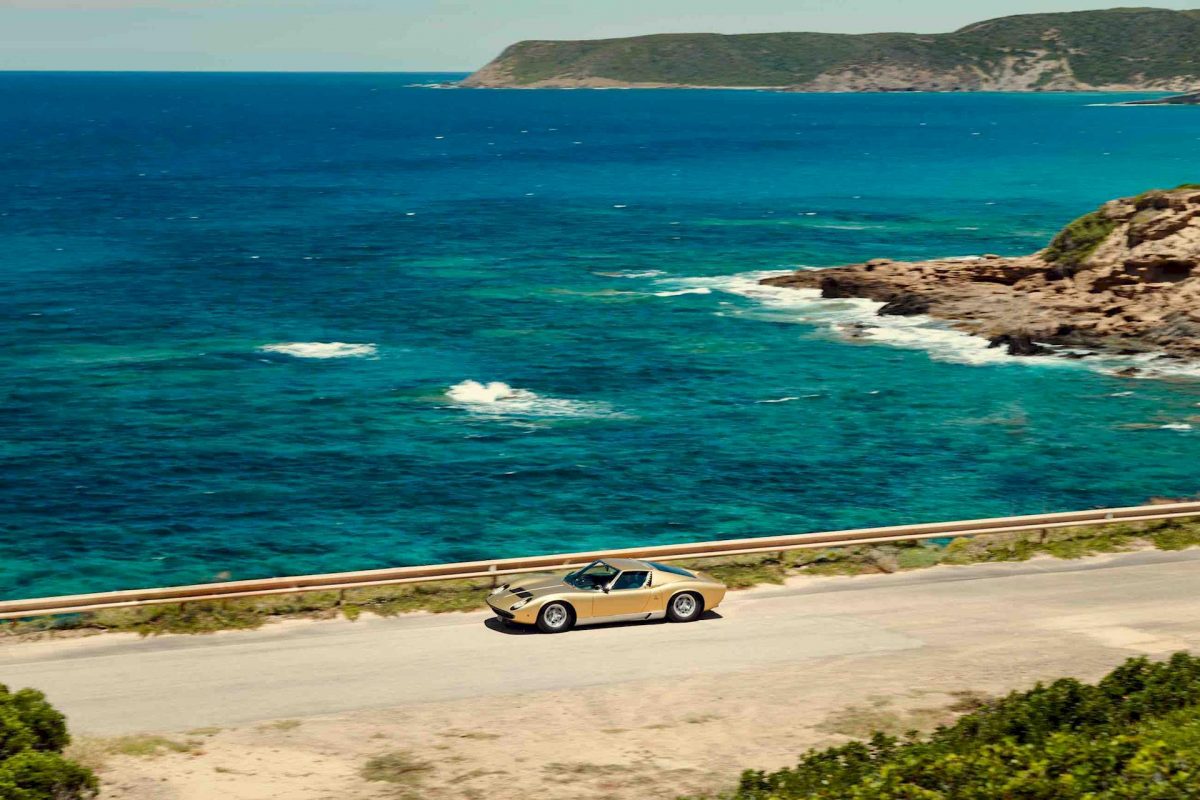Lamborghini with Italy for Italy libro