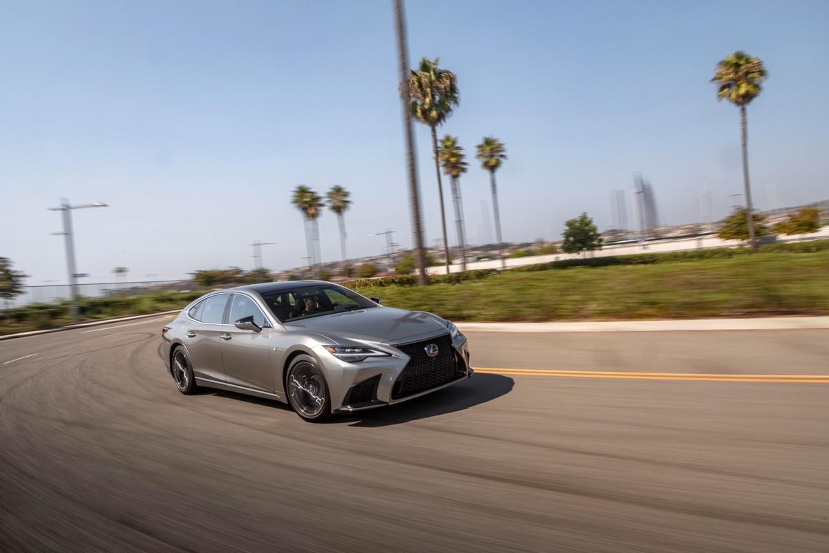 Lexus LS 2021