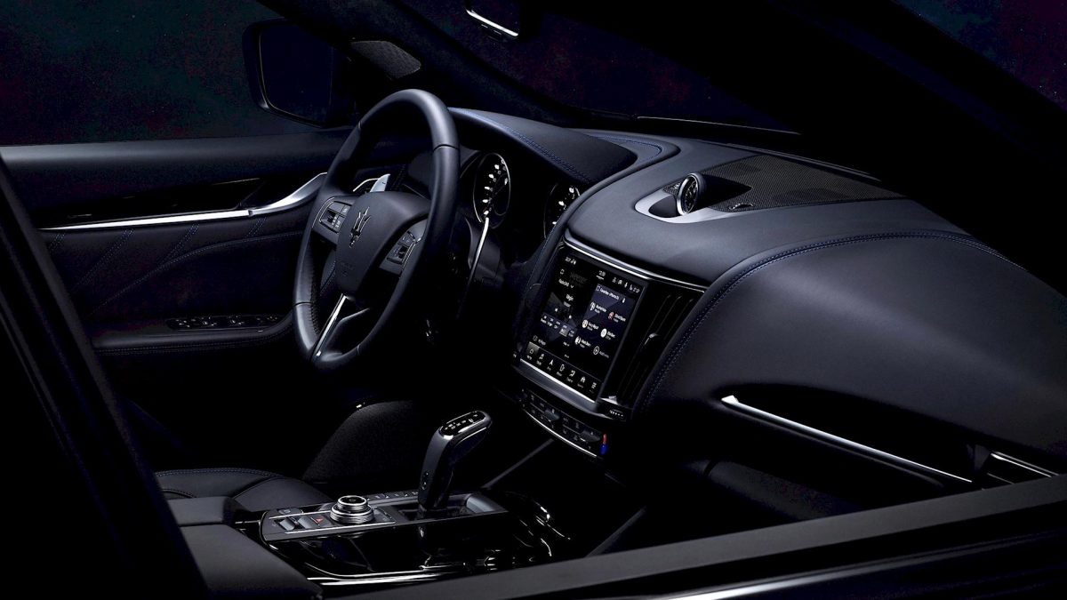 Maserati Levante Hybrid interni