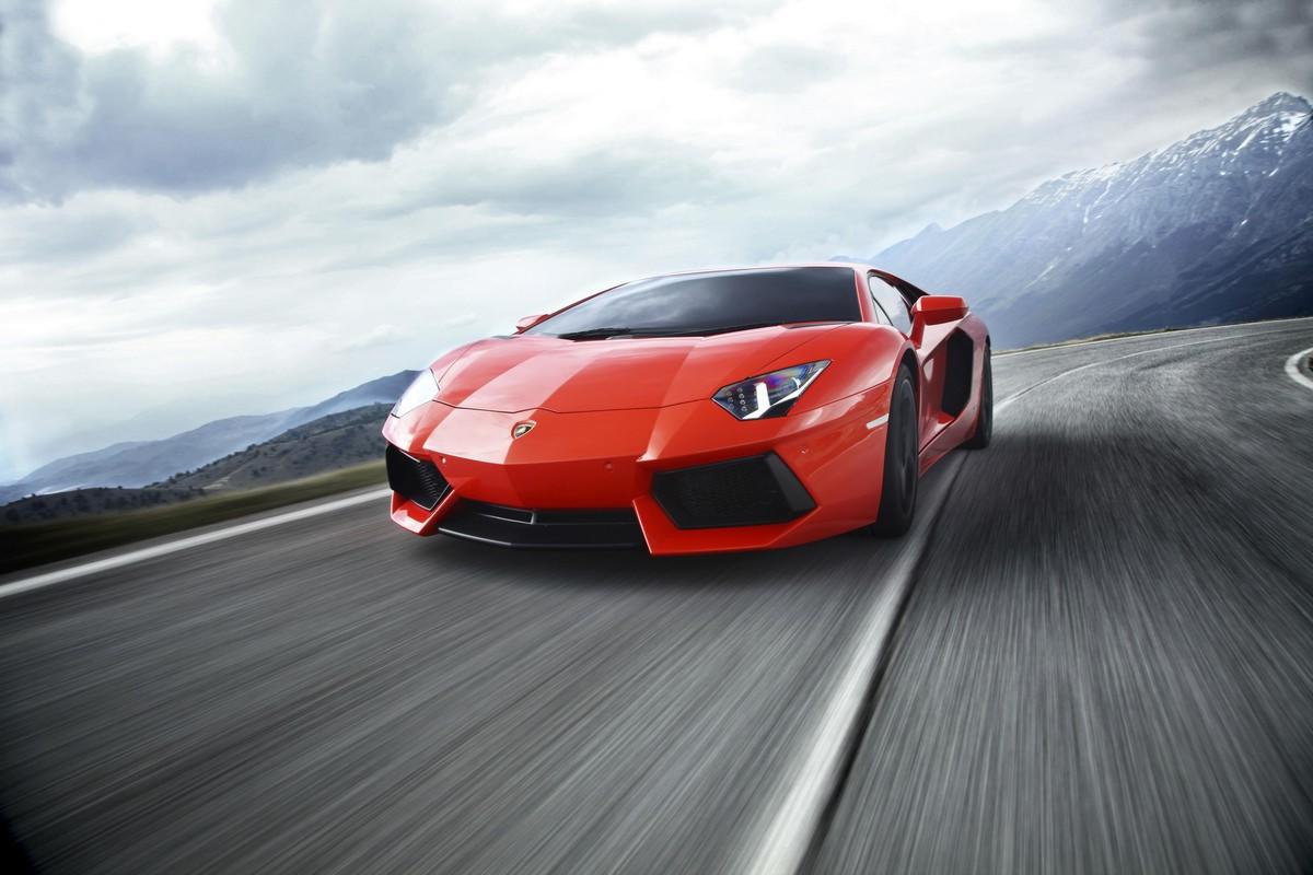 Lamborghini motore V12