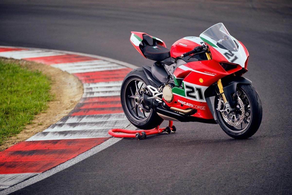 Ducati Panigale V2 Bayliss 1st Championship 20th Anniversary