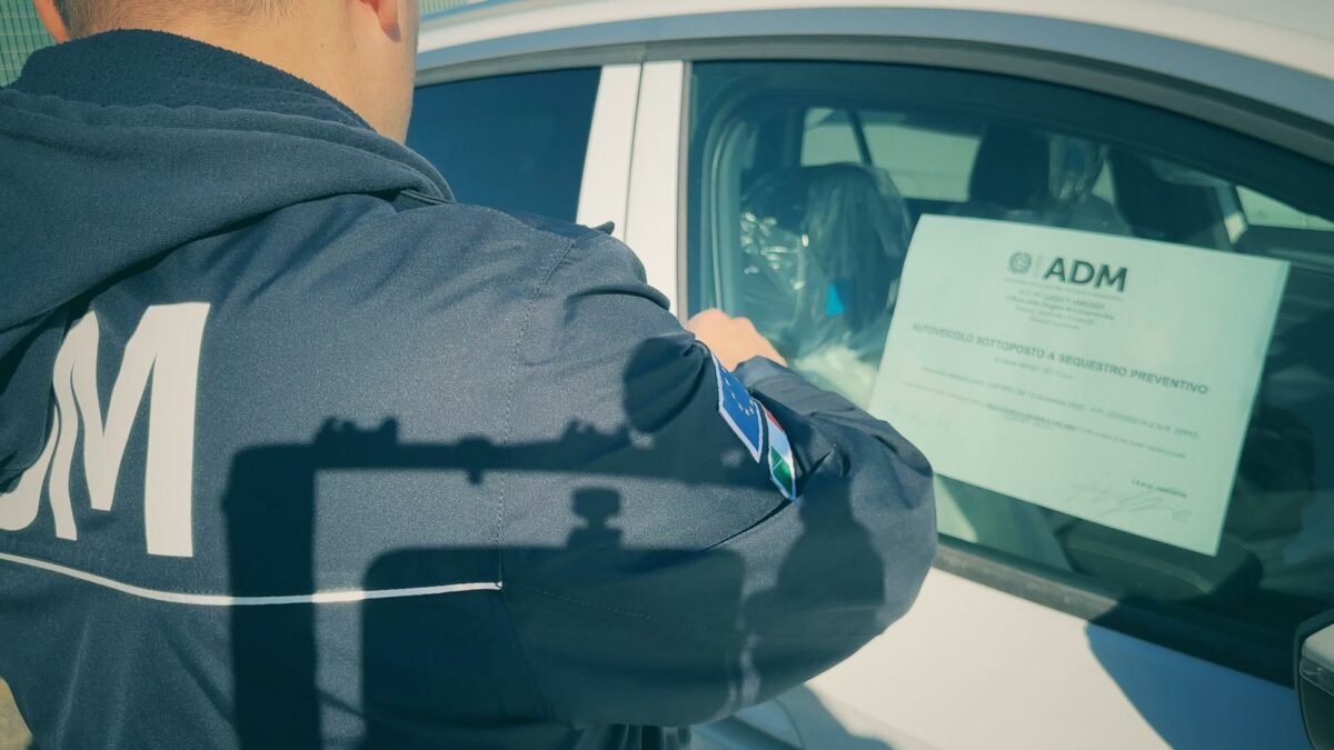 auto elettriche sequestrate