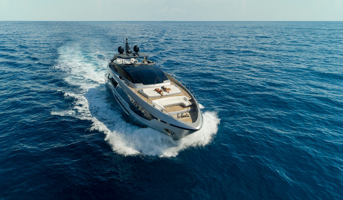 Riva 102 Corsaro Super