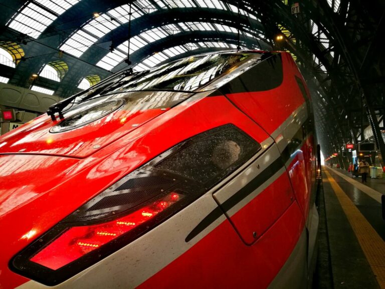 Prezzi dinamici sui treni Frecce: cosa cambia dal 1° gennaio 2026