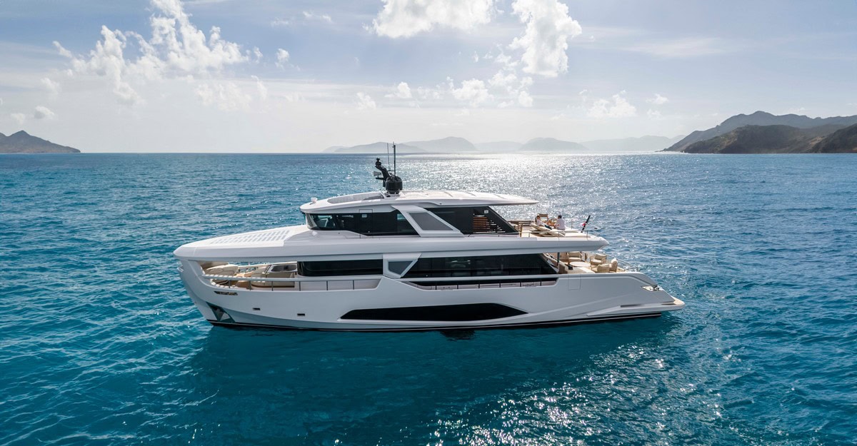 Ferretti Yachts Infynito 90