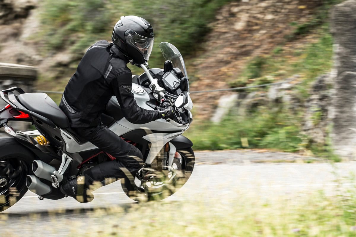 Caberg Levo X Carbon 2024