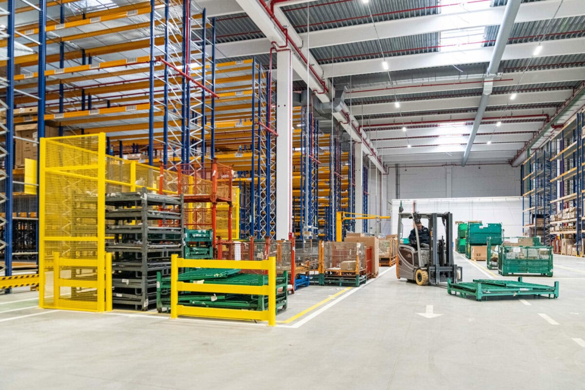 nuovissimo Centro di Distribuzione Europeo del Gruppo Renault