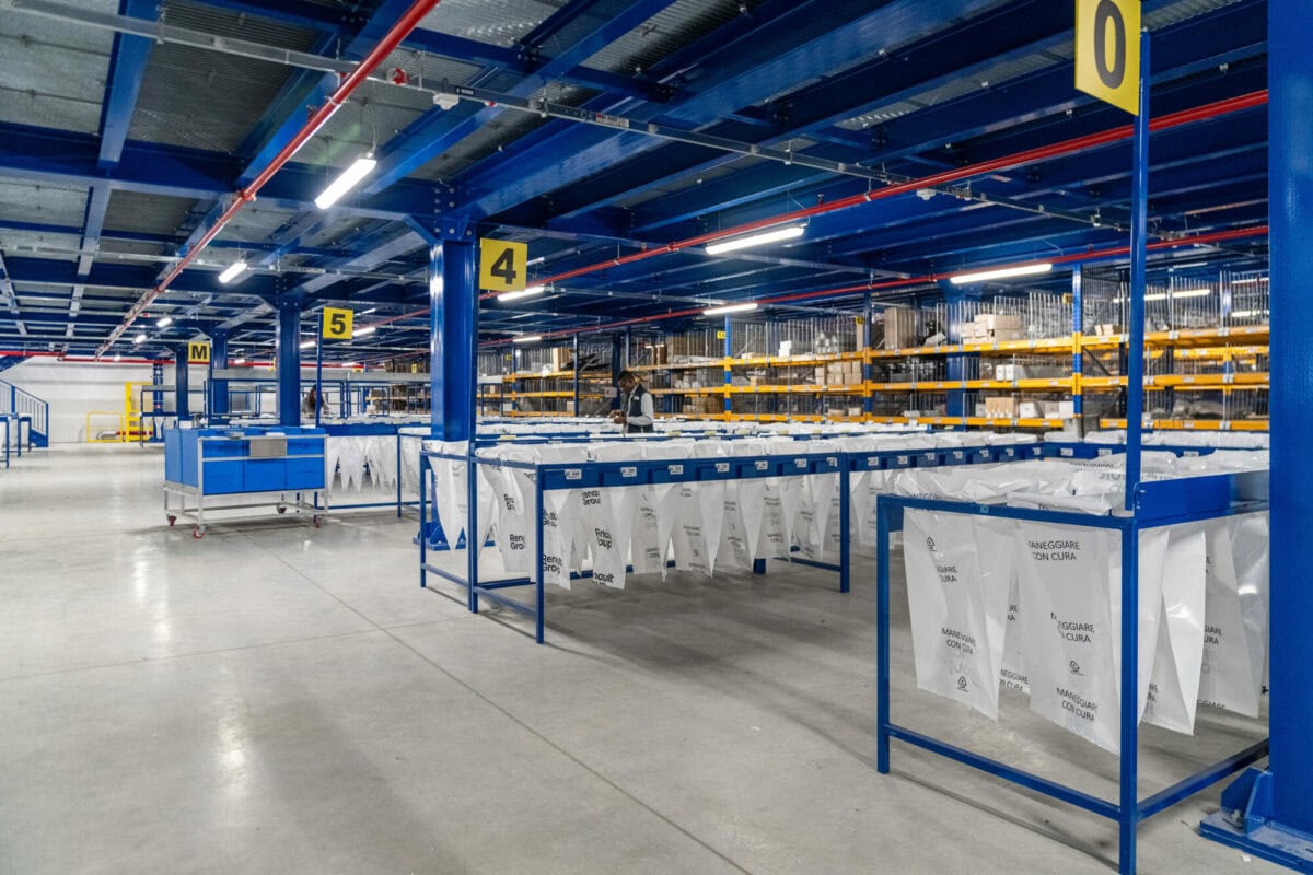 nuovissimo Centro di Distribuzione Europeo del Gruppo Renault