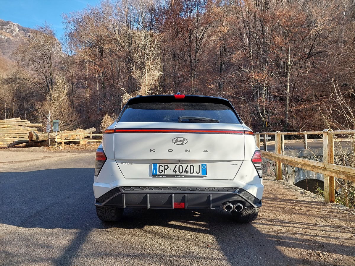 retro Hyundai Kona ibrida