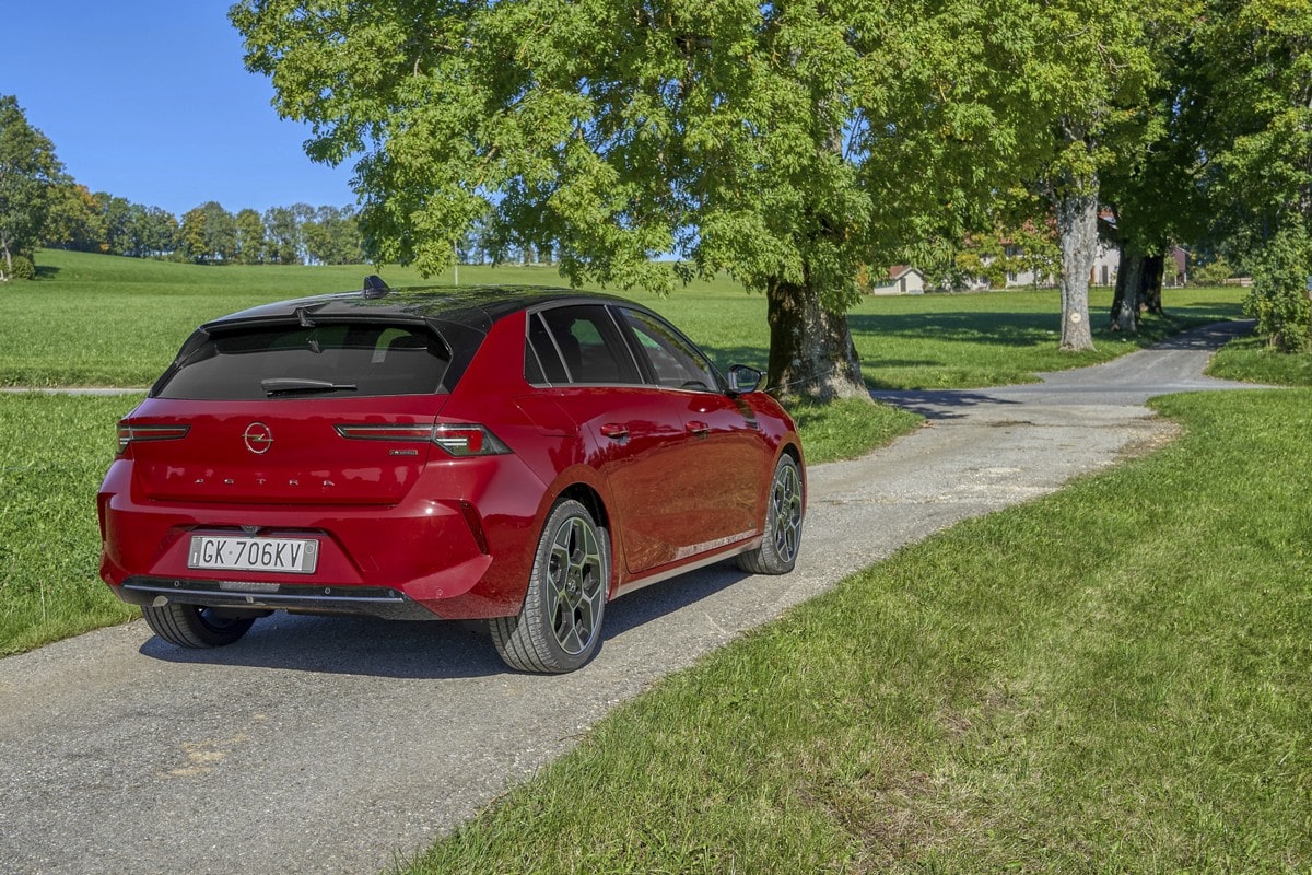 Opel Astra Hybrid 2024