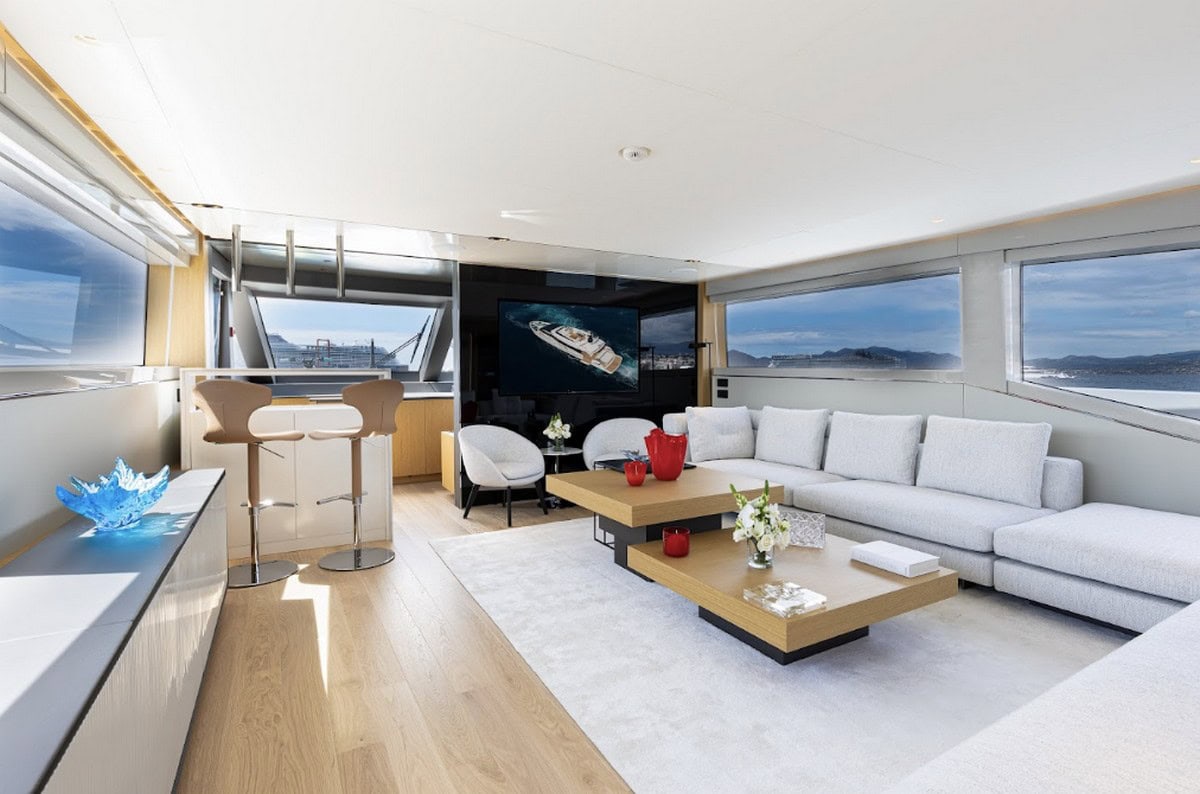 Extra X99 Fast Palm Beach International Boat Show 2024