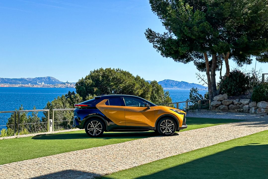 TOYOTA C-HR PHEV