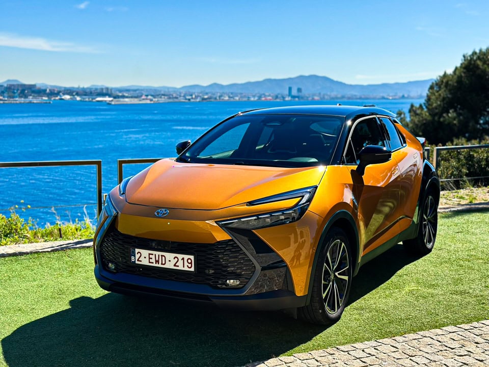 TOYOTA C-HR PHEV