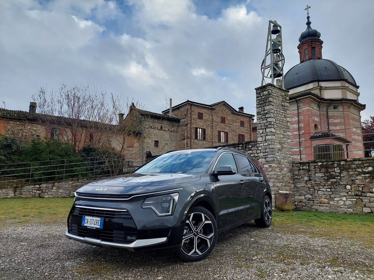 Kia Niro Phev tre quarti