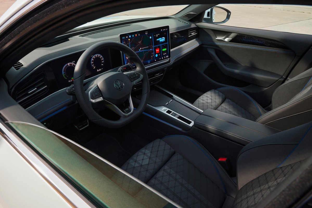 Volkswagen Passat eHybrid 2024