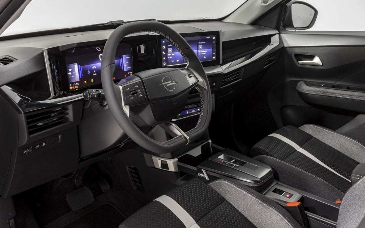 opel frontera interni