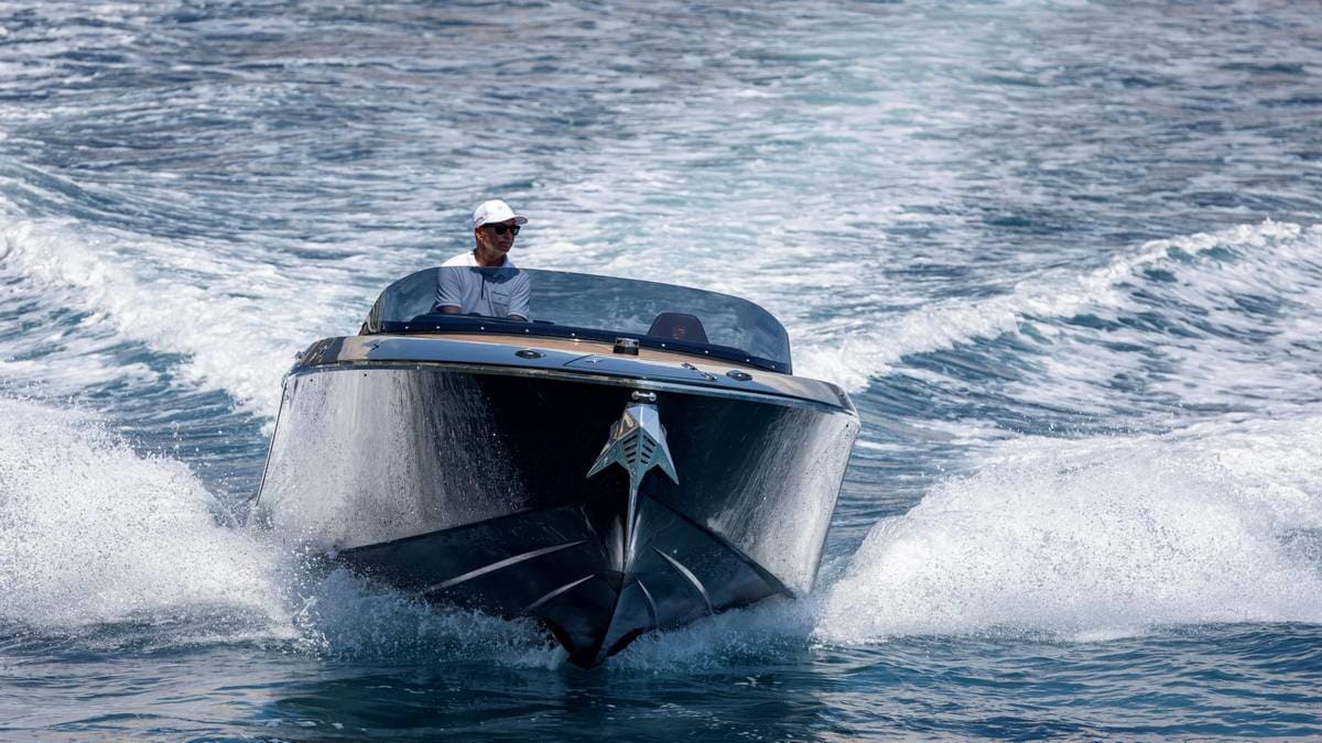 Il day cruiser da 8,67 metri unisce efficienza, velocità e un’estetica inconfondibile