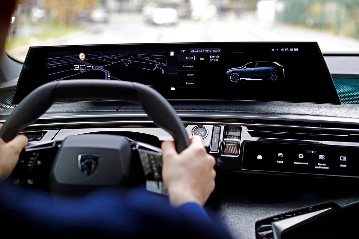 Nuovo Peugeot E-5008