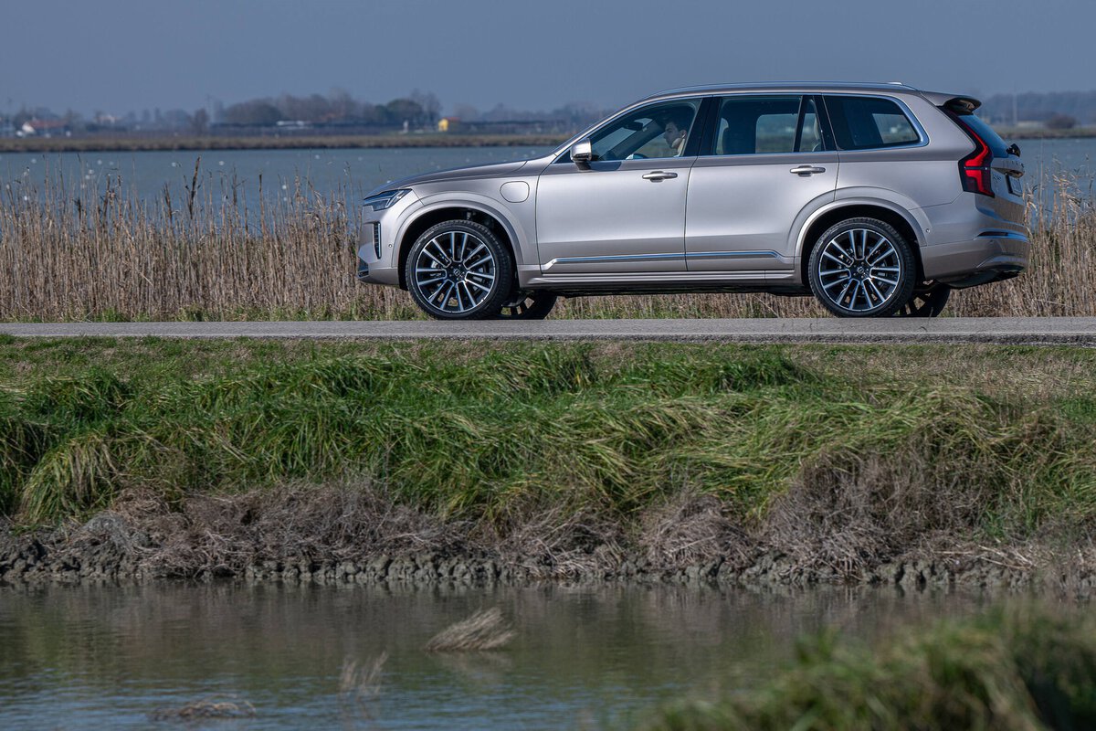 Volvo XC90 TC8 PHEV 2025