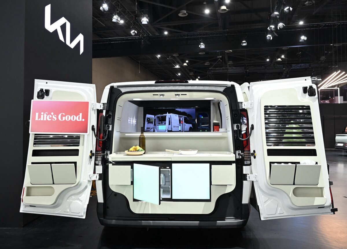 Kia Spielraum Glow Cabin Concept