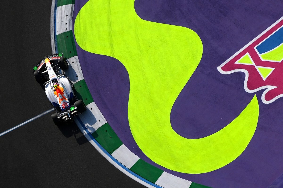 Liam Lawson of New Zealand driving the (30) Visa Cash App Racing Bulls VCARB 02