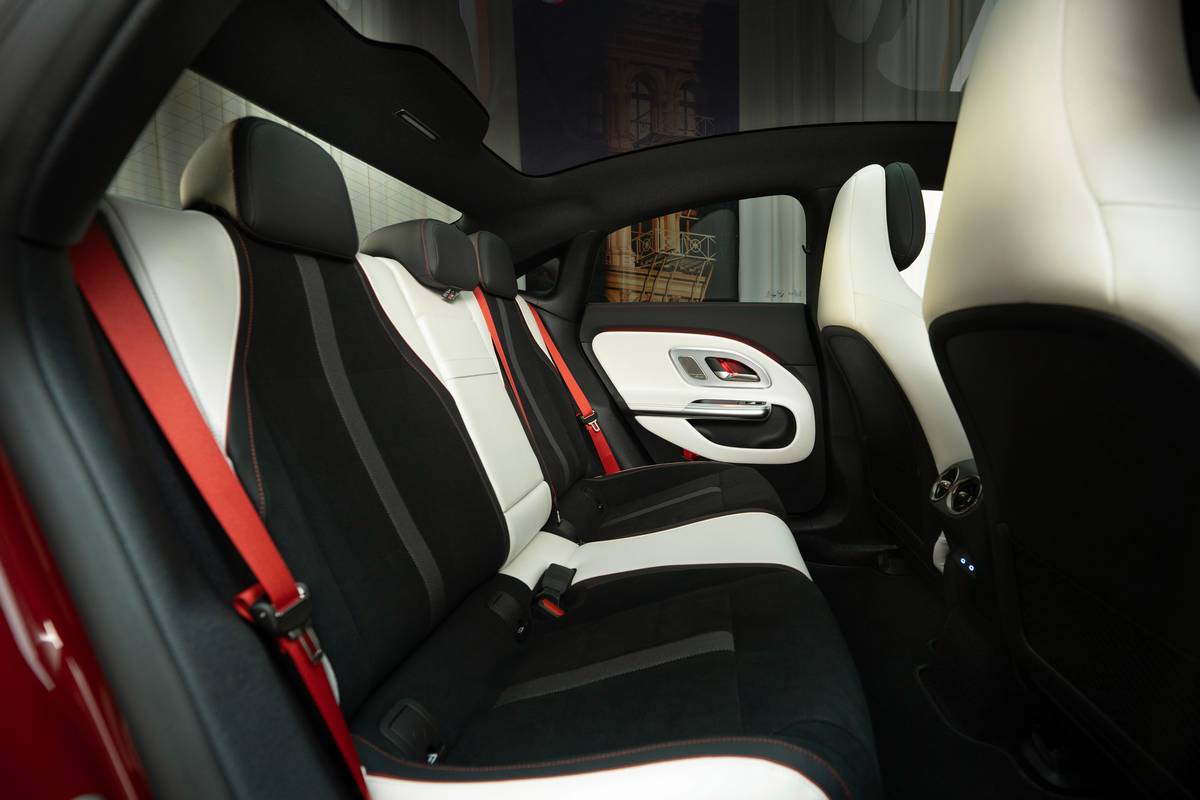 Nuova Mercedes-Benz CLA 2025