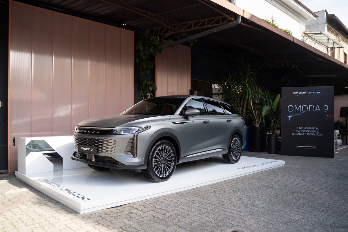 Omoda 9 2025 MDW