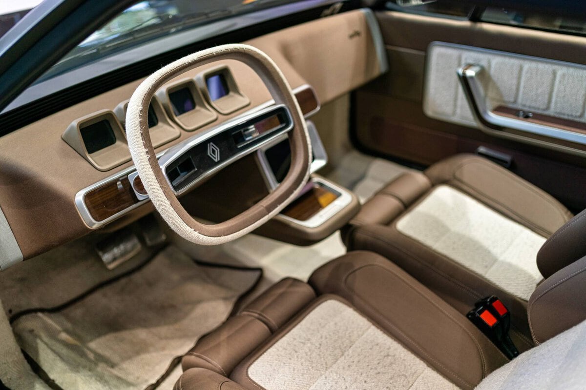 Renault R17 Electric Restomod