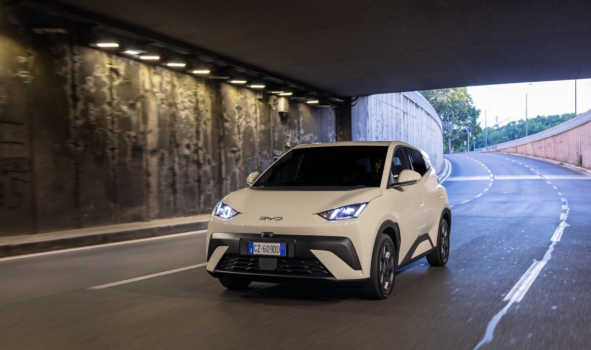 BYD Dolphin Surf 2025