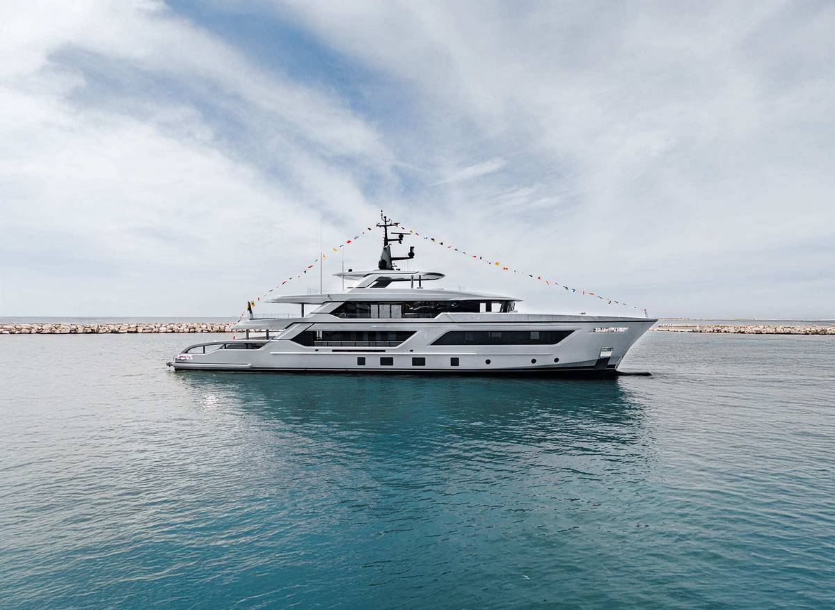 Cantiere delle Marche RJ155