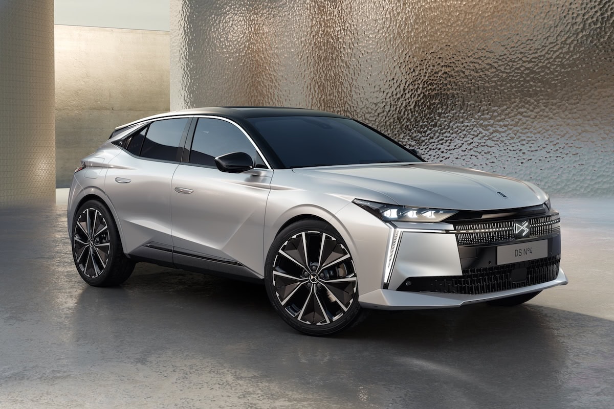 DS N°4 2025 side