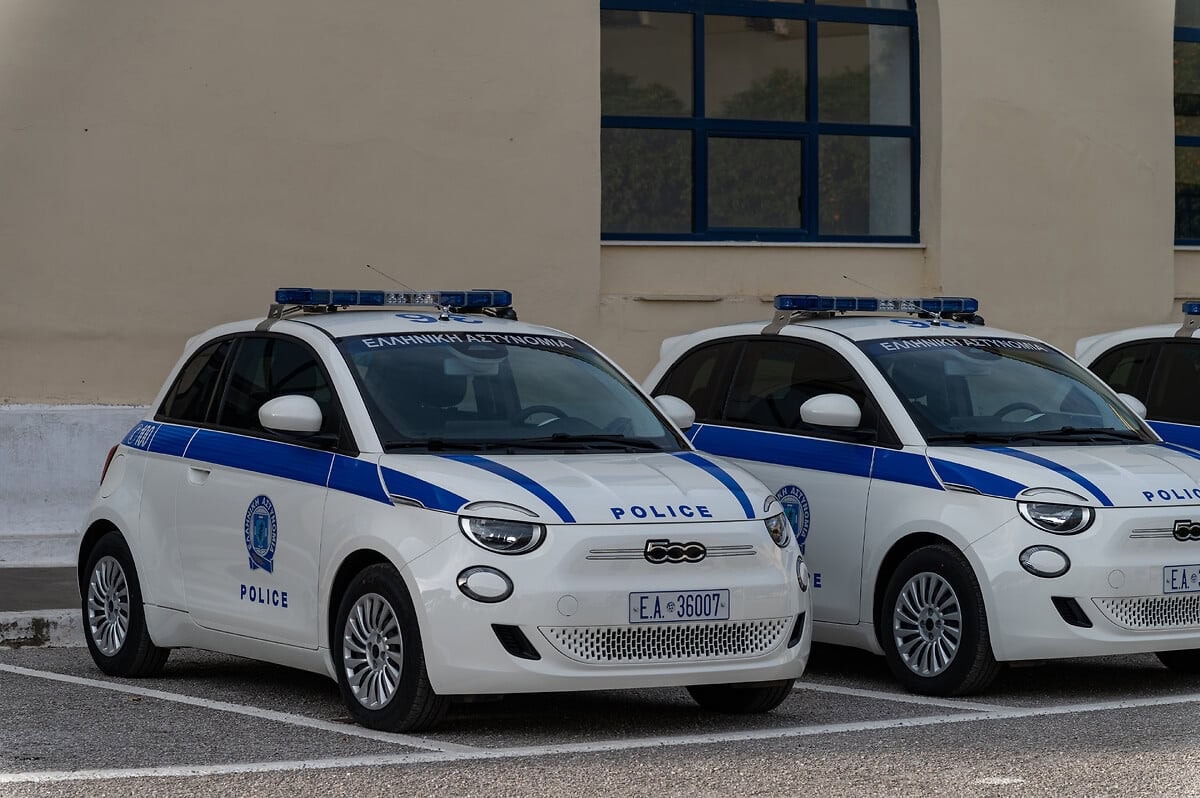 Fiat 500 elettrica polizia grecia